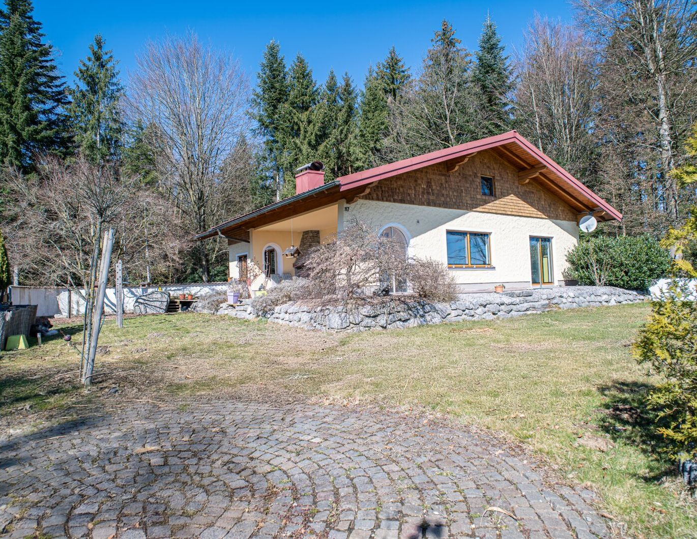 Ihr ländlicher Wohntraum: Bungalow mit Charme und guter Lage