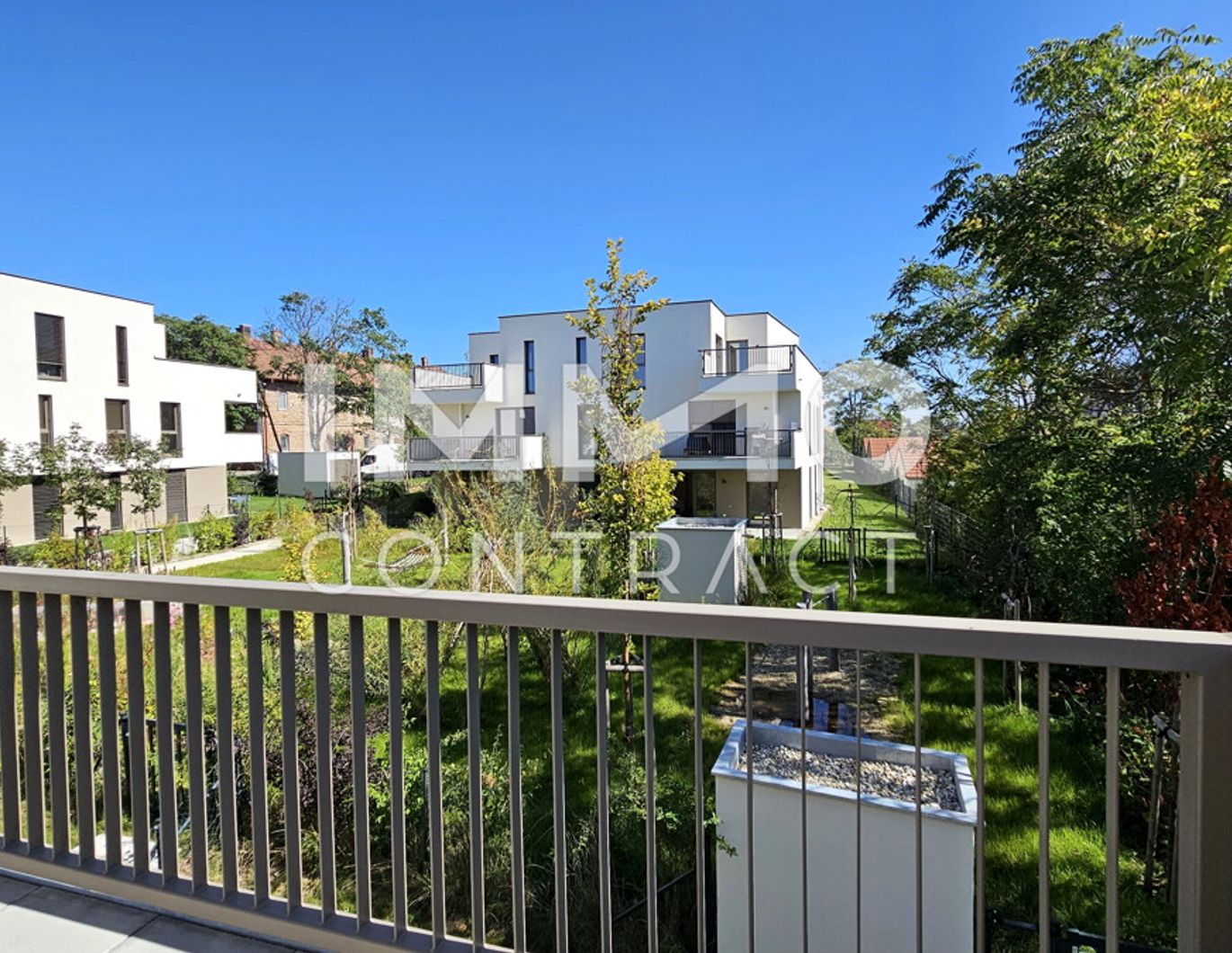 Provisionsfrei: Traumhafte, helle 4-Zimmer-Wohnung mit Balkon in charmanter Anlage