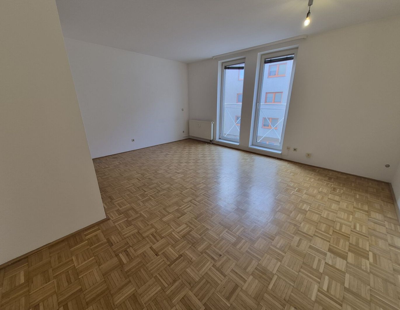 NEUBAU-GARCONNIERE NEBEN SIEBENBRUNNENPLATZ! 3. LIFTSTOCK!