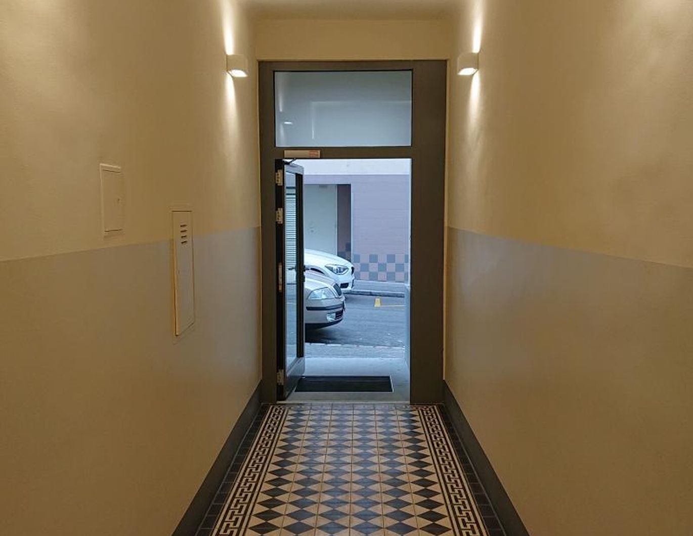 REPARATURBEDÜRFTIGE KLEINWOHNUNG â NÄHE AKH - U6