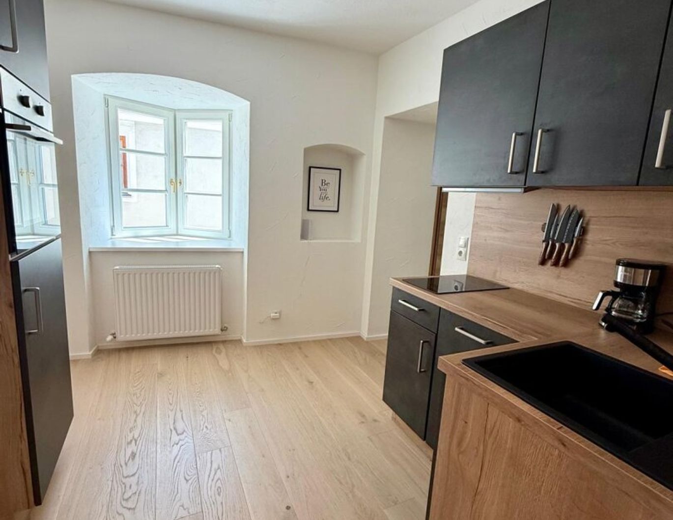 Wunderschöne 2-Zimmer-Wohnung in kernsaniertem Stadthaus in Top Lage