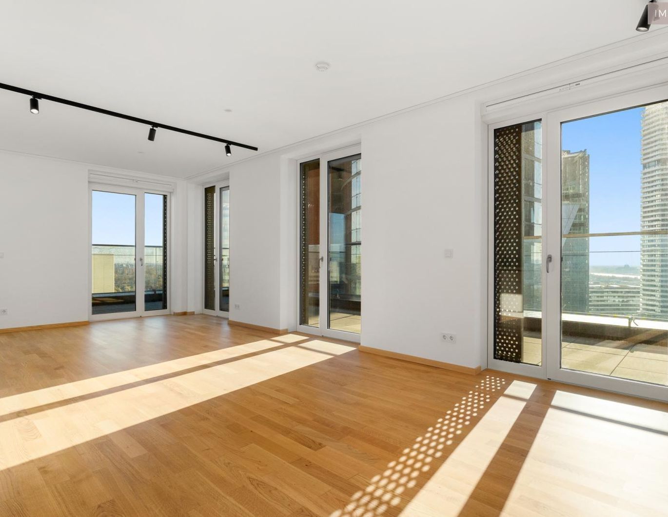 Design & View - DC-FLATS - Erstbezug mit Terrasse über Wien