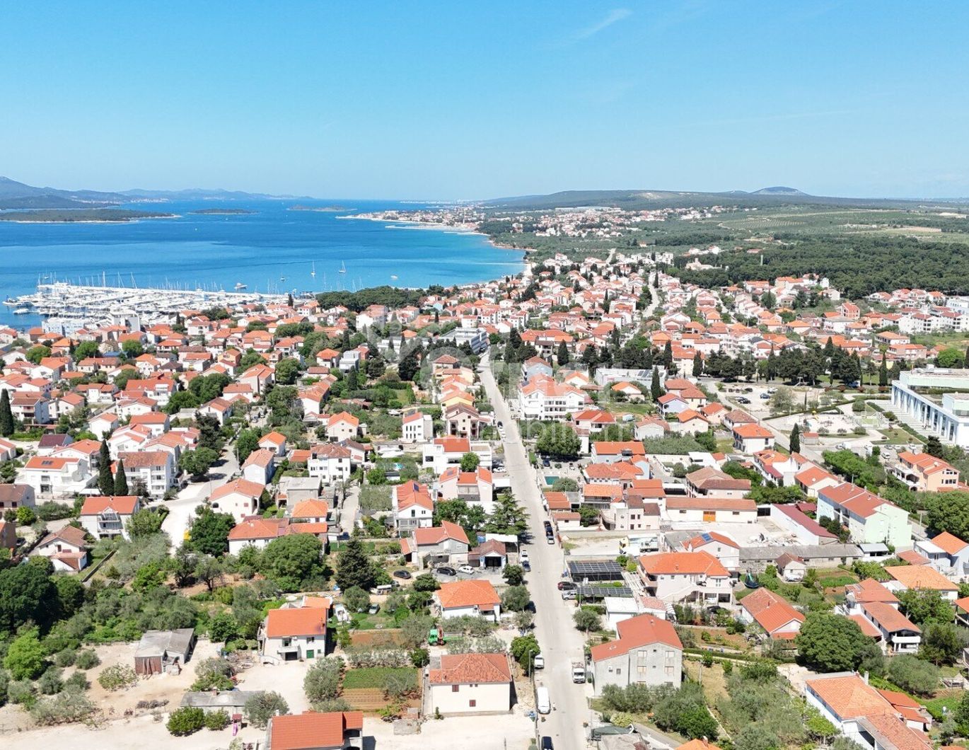 Neue Dreizimmerwohnung mit Garten in Biograd - 130 m vom Meer