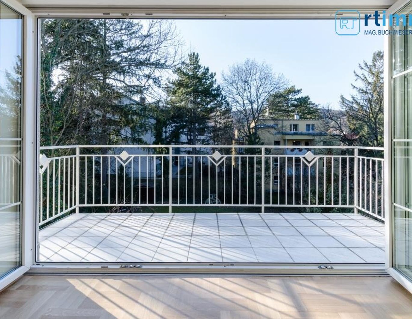 PROVISIONSFREI: SCHÖNE UND HELLE TERRASSENWOHNUNG + 70 m2 DACHTERRASSE + GARAGE