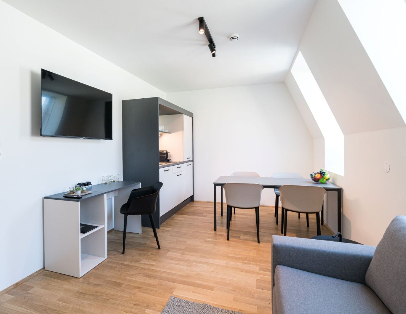 Kompakte 2-Zimmer DG-Wohnung