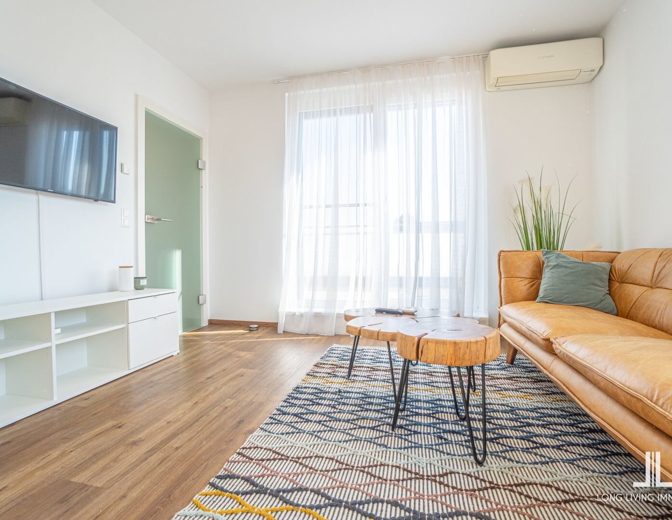 Vollmöblierte 2-Zimmer-Wohnung mit Terrasse und Tiefgaragenplatz in Raaba