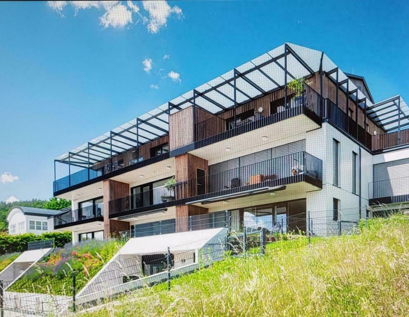 Krumpendorf am Wörthersee - Einzigartige Eigentumswohnung mit Pool und Seeblick | Krumpendorf am Wörthersee - unique apartment with pool and sea view
