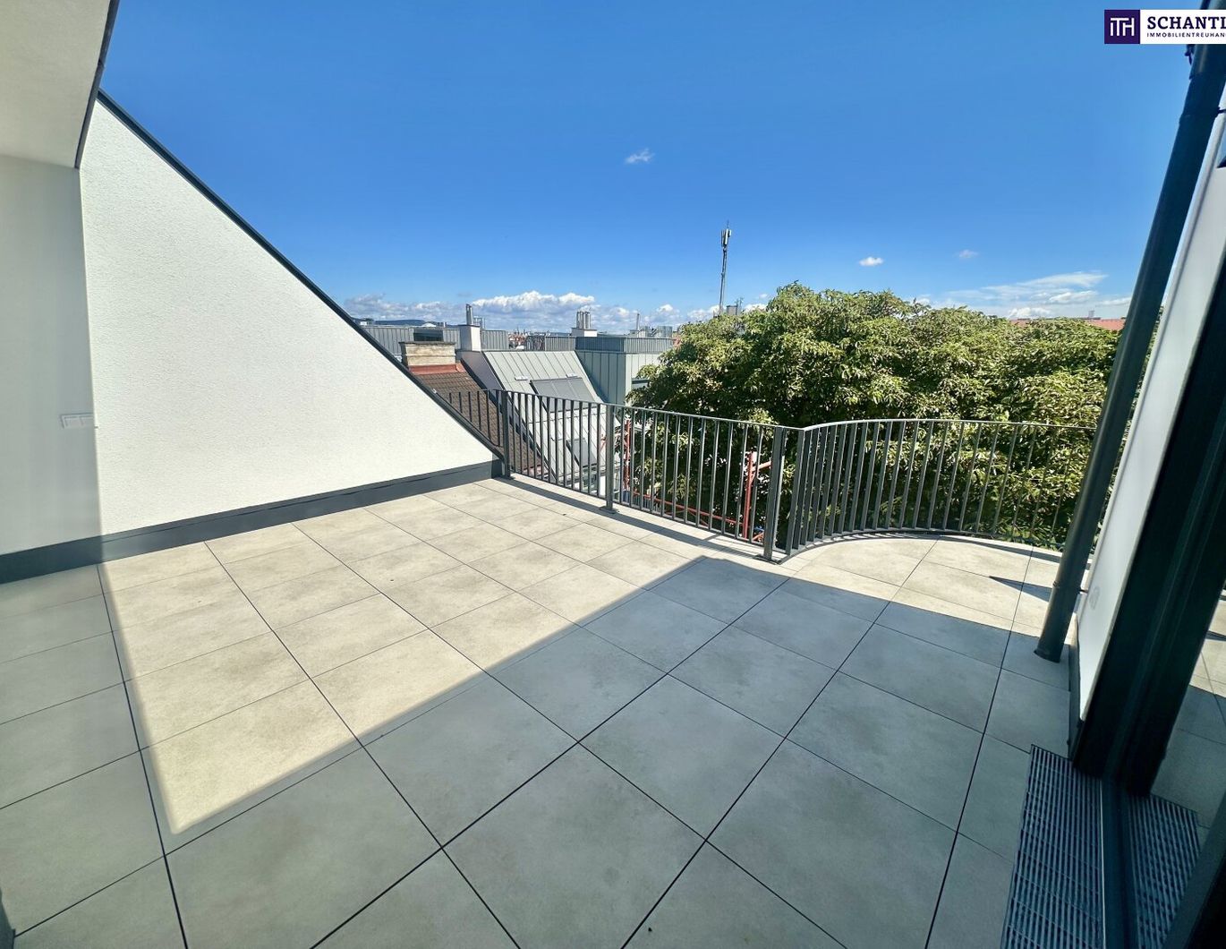NEUER PREIS! Bezugsfertiges Penthouse der Extraklasse: 175 m² Wohnfläche, 72 m² Dachterrasse und private Liftfahrt!