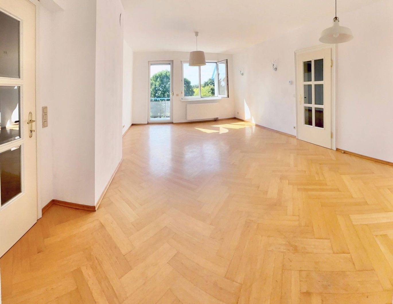 Wunderschöne helle 4-Zimmerwohnung mit Loggia in Ruhelage