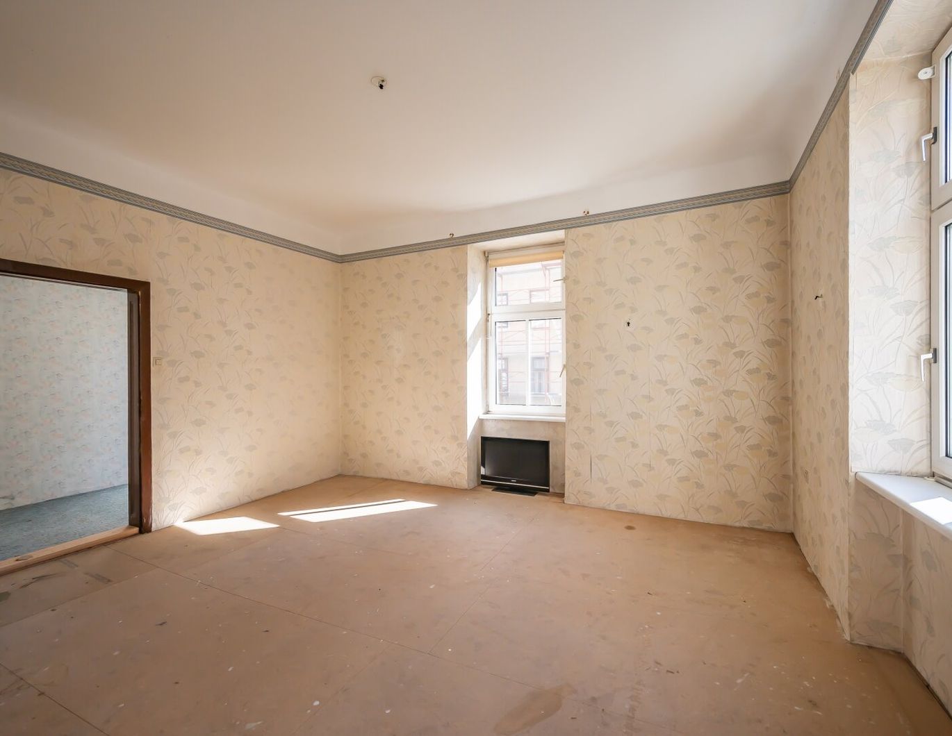 ++Q18++ gepflegte 1-Zimmer Altbauwohnung mit viel Potenzial
