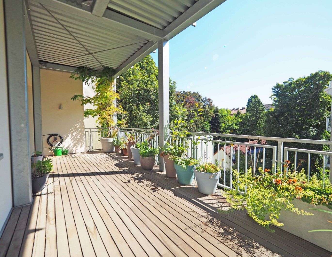 GYMNASIUMSTRASSE | 3-Zimmer-Altbauwohnung mit Terrasse im 3. Liftstock | barrierefreier Zugang u. Lift | Nähe Kutschkermarkt, Aumannplatz und Schubertpark