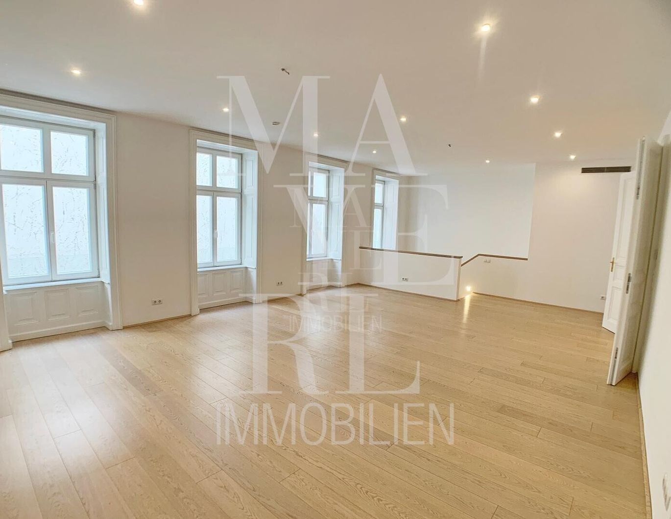 Luxus-Altbauwohnung mit Hofgarten im Botschaftsviertel