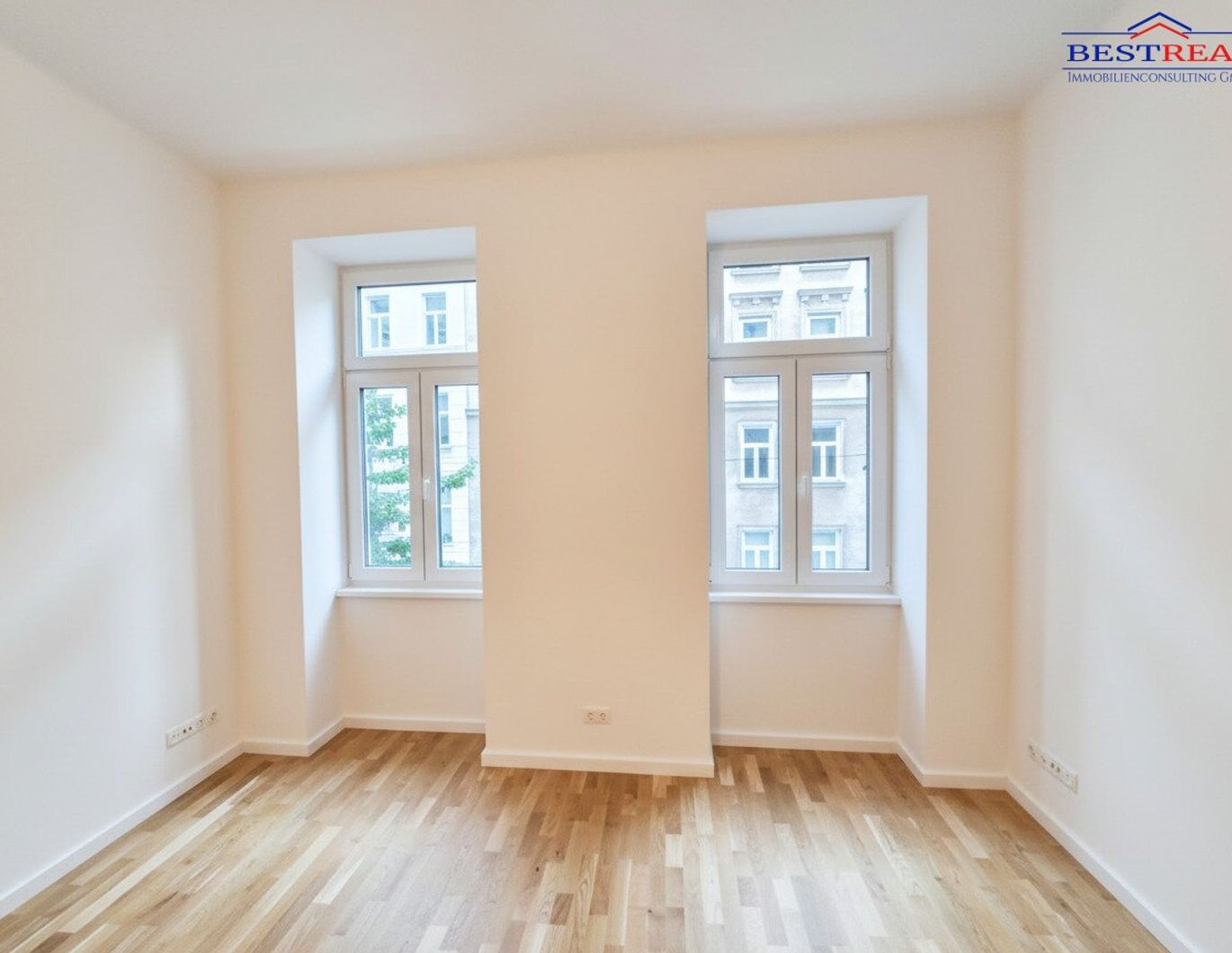 PROVISIONSFREI Neu sanierte Altbau-Eigentumswohnung - 95 m² Wohnfläche, 5 Zimmer