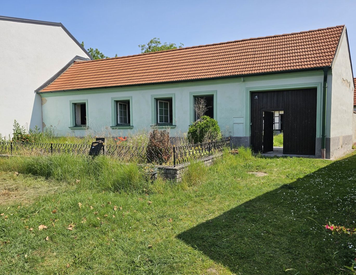 Renovierungsbedürftiges Haus bzw. Baugrund in ausgezeichneter, ruhiger grüner Wohnlage - 20 Minuten nach Wien
