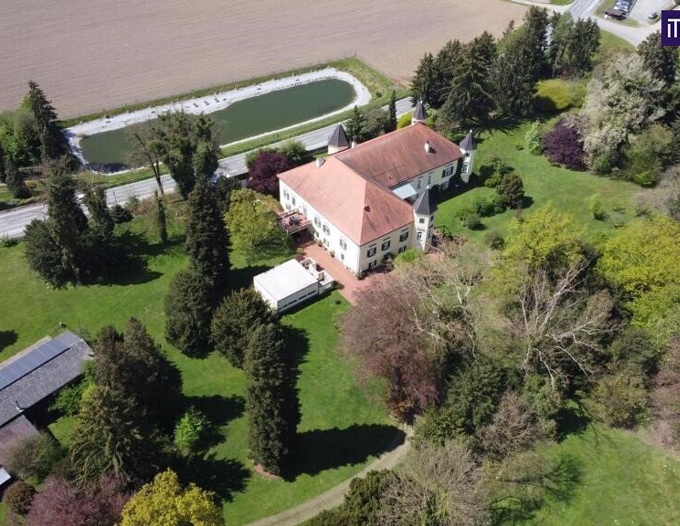 Ein Märchenschloss Nähe Wildon-komplett saniert mit prachtvoller ca. 40.000m² Parkanlage - Biomasseheizung!