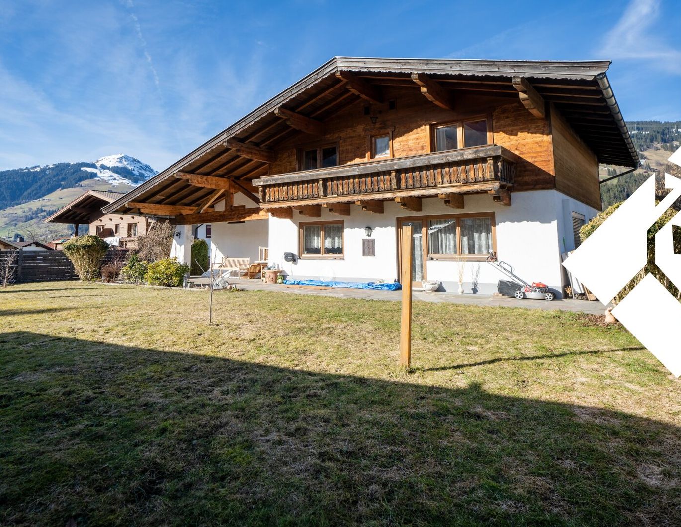 Renovierungsbedürftiges Einfamilienhaus in erstklassiger Lage zu kaufen
