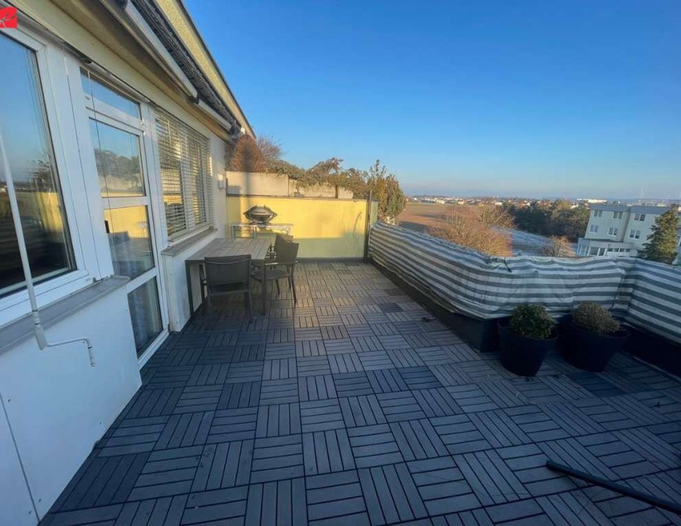 Moderne Maisonette-Wohnung + sonniger Dachterrasse inklusive