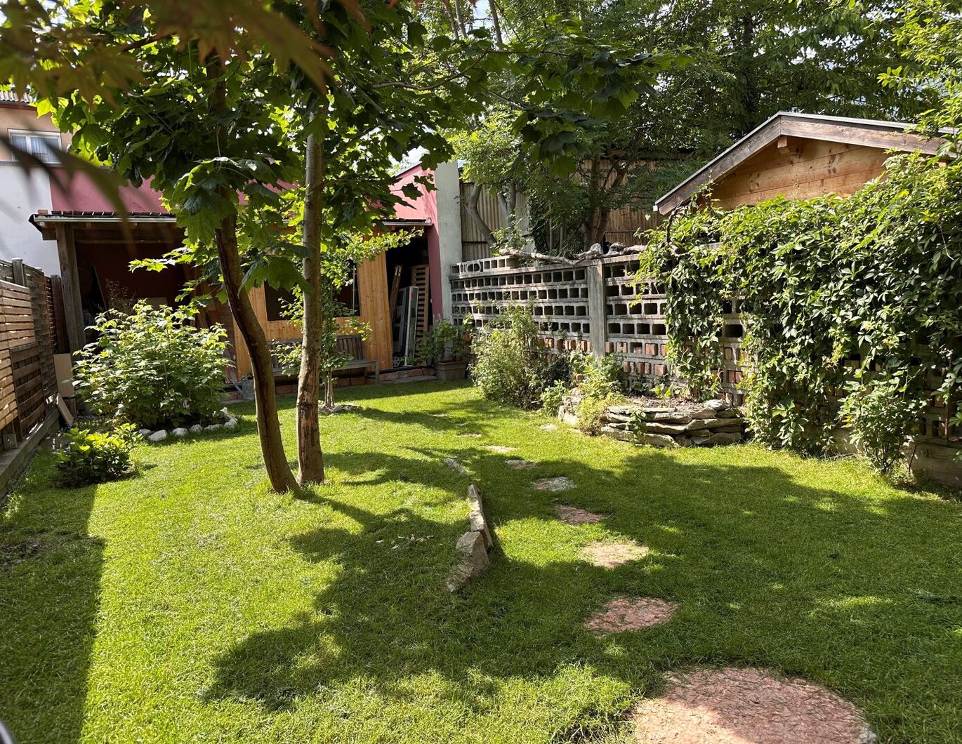Großzügige Familienoase mit Garten, Terrasse und Arbeitsloft zentral in Hall