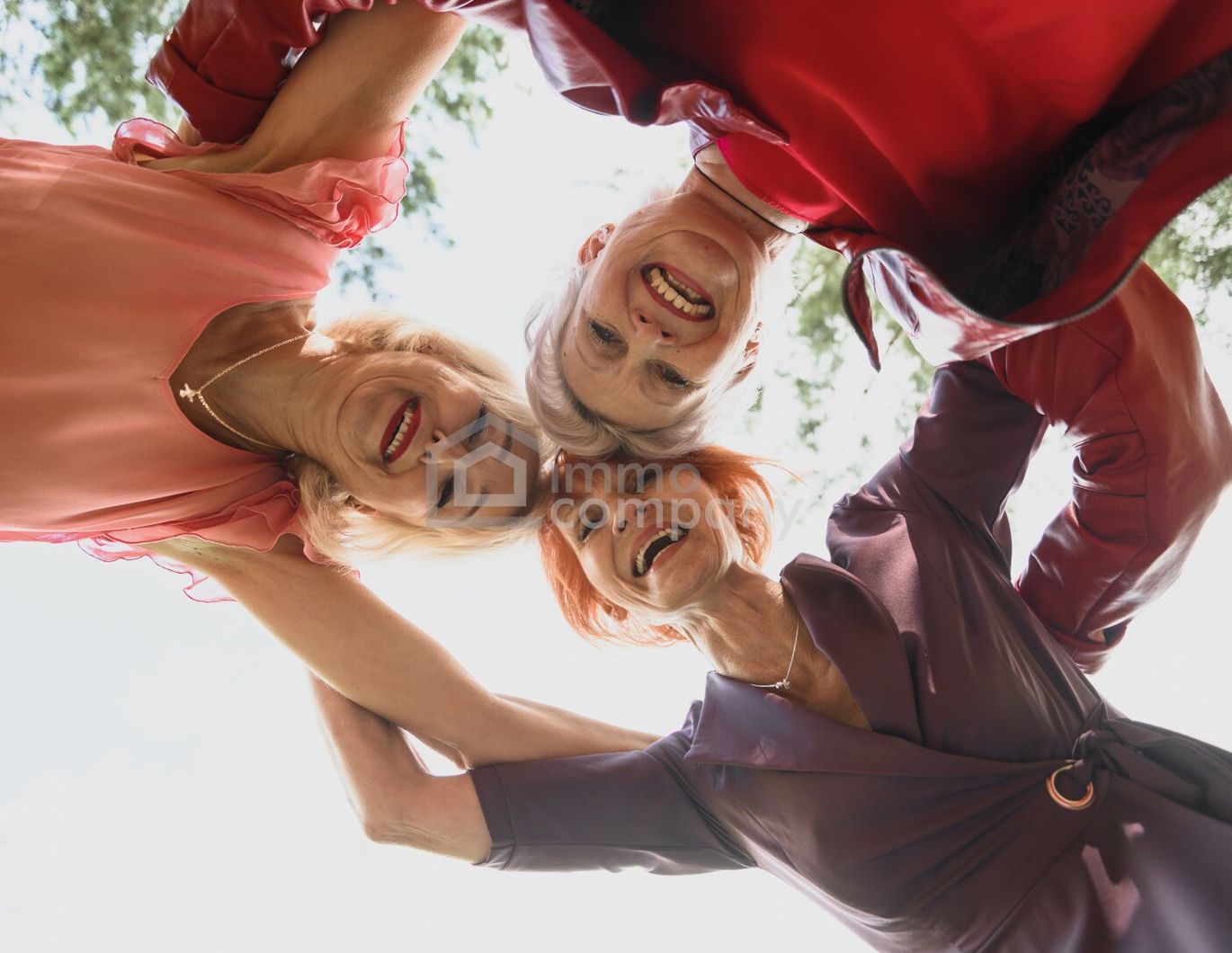 Gemeinsam statt Einsam! Wohnungen für Generation 50+ • Erstbezug • Grünruhelage / 3-Zimmer-Wohnung mit Balkon und Garage! (Top 1 - 1.OG - 71 m² )