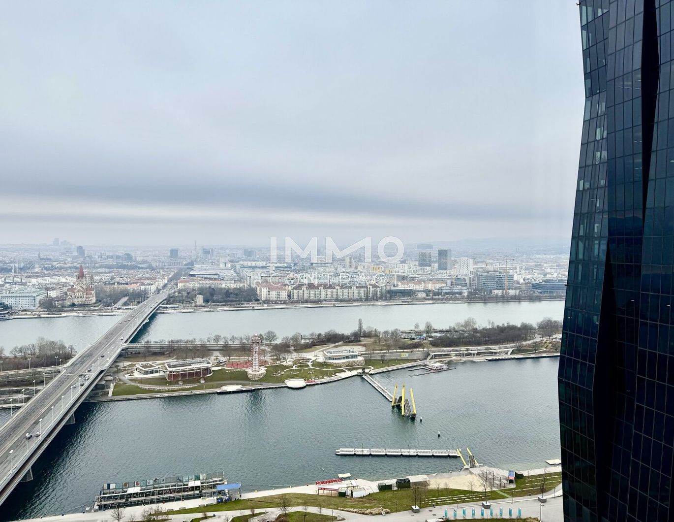 DC2 Tower: SKY RESIDENCES