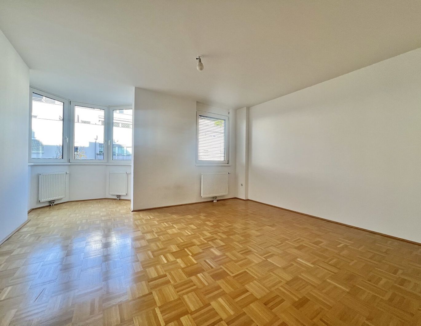 Bezugsfertiger Neubau mit charmantem Erker nächst Döblinger Hauptstraße!