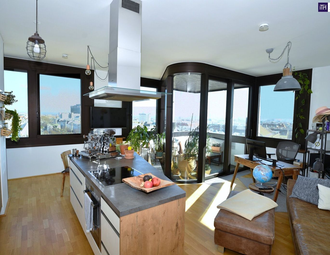 Wohnen im 9. Stock: 2-Zimmer City-Highlight mit Ganzjahres-Loggia, Premium-Ausstattung und einzigartigem Skyline-Blick!
