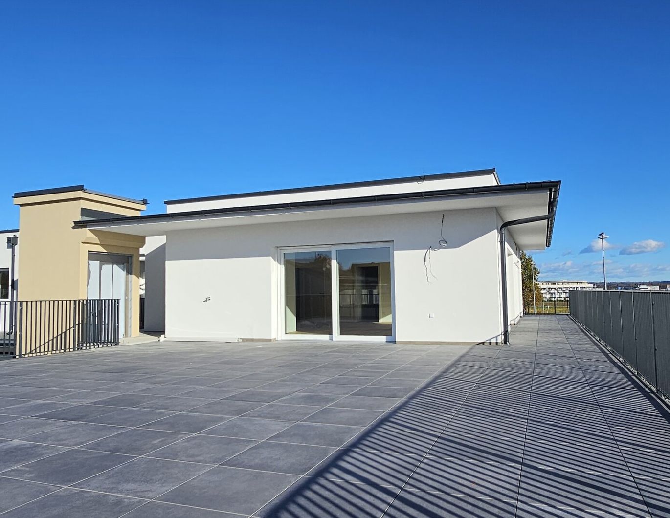Penthousewohnung mit 104m² Wohnfläche und 149m² West- Dachterrasse mit 2 Parkplätze in Premstätten bei Graz