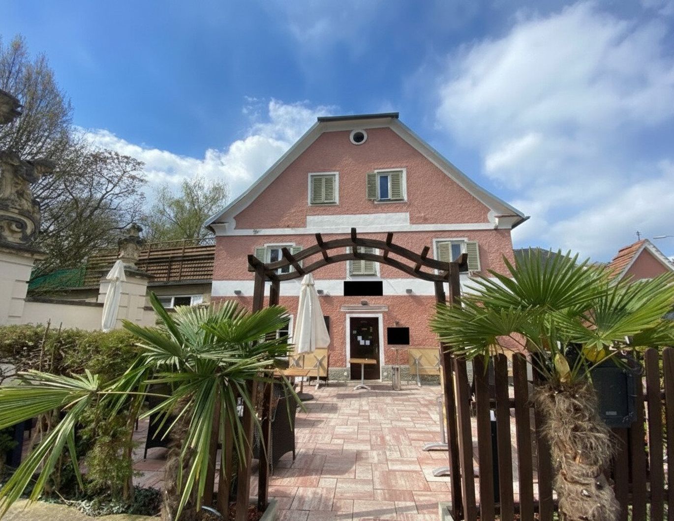 Gut erhaltenes 3-geschossiges Zinshaus in ruhiger Lage in der Nähe vom Einkaufszentrum Murpark