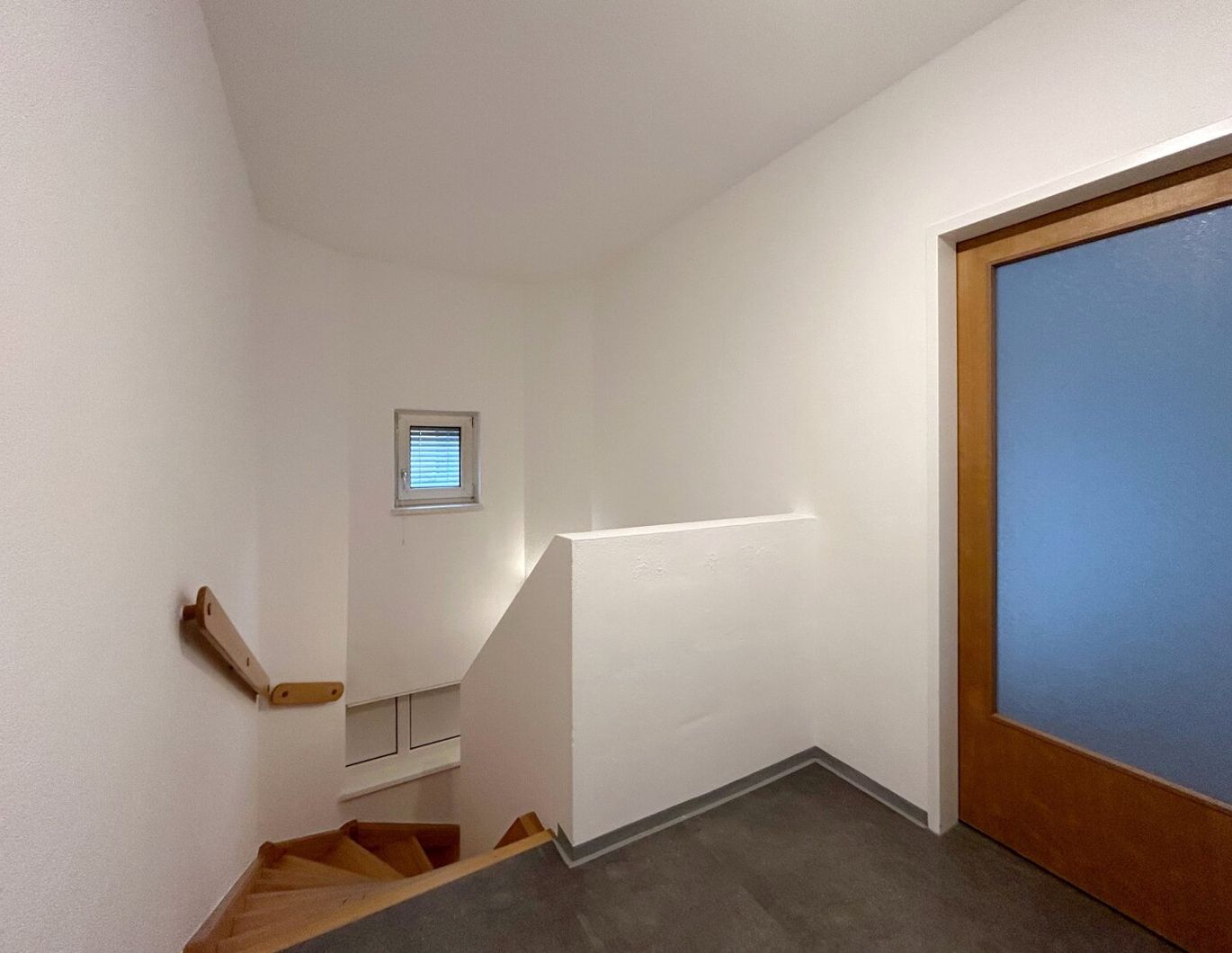 WOHNEN IN SCHWERTBERG - GEMÜTLICHE ETAGENWOHNUNG AB SOFORT VERFÜGBAR