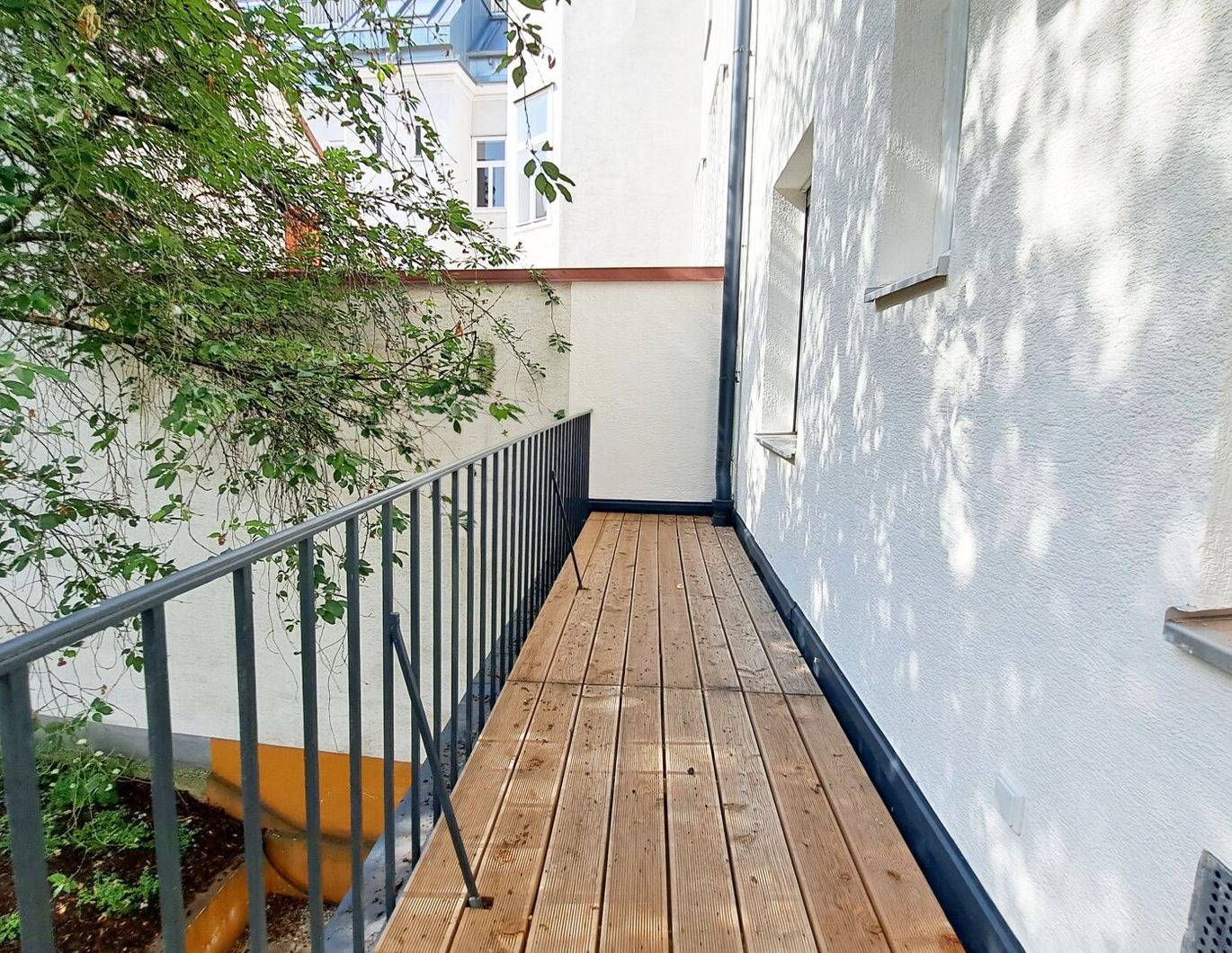 Sanierte 3-Zimmer-Wohnung mit Hofterrasse!