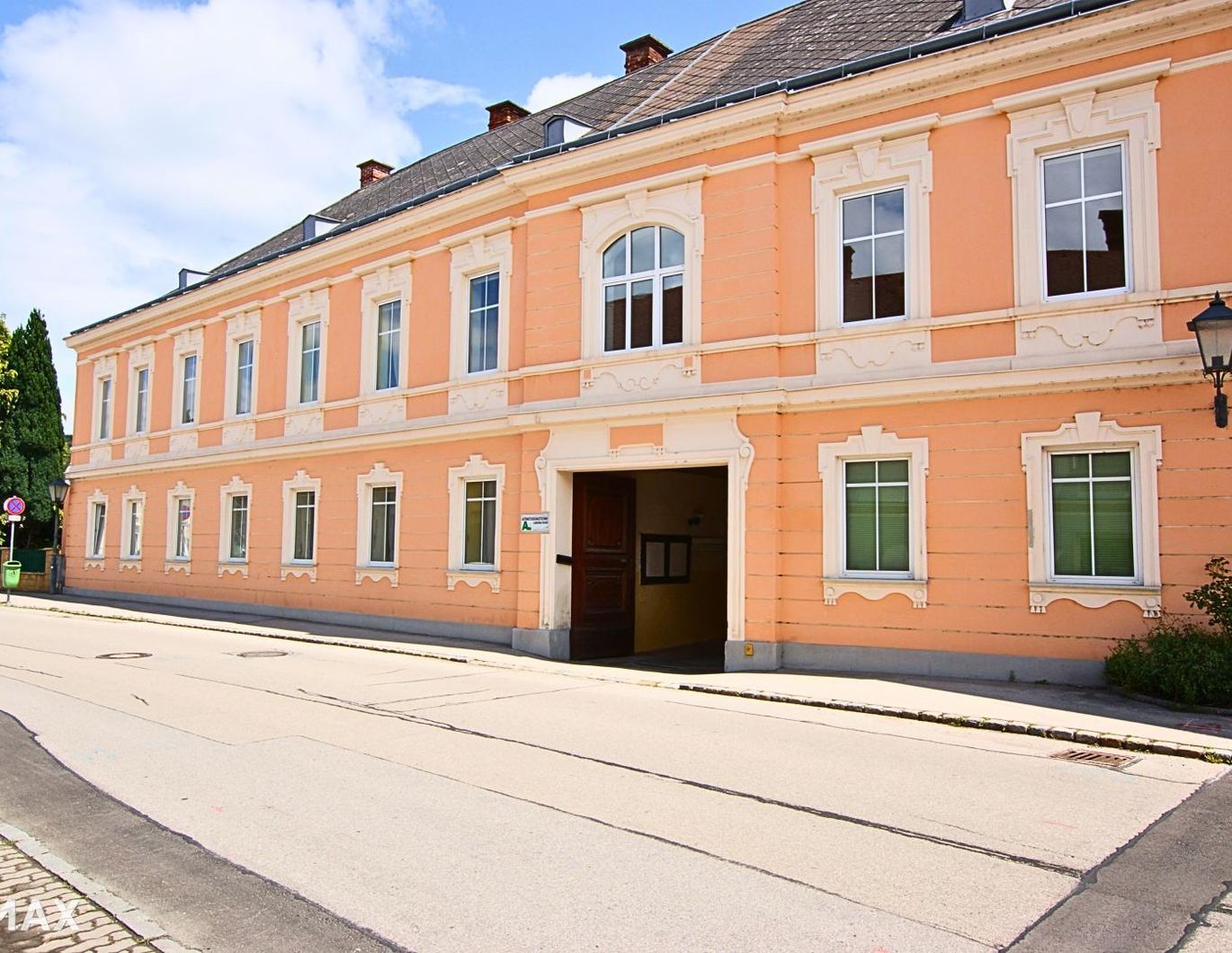 GESAMTPAKET MIT ANLAGEPOTENTIAL! 4 Wohneinheiten und noch mehr!