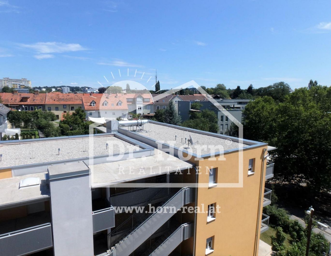 Jakomini (Nähe TU): 2 ZI mit Fernblick + Wohnküche + Loggia + TG-Platz