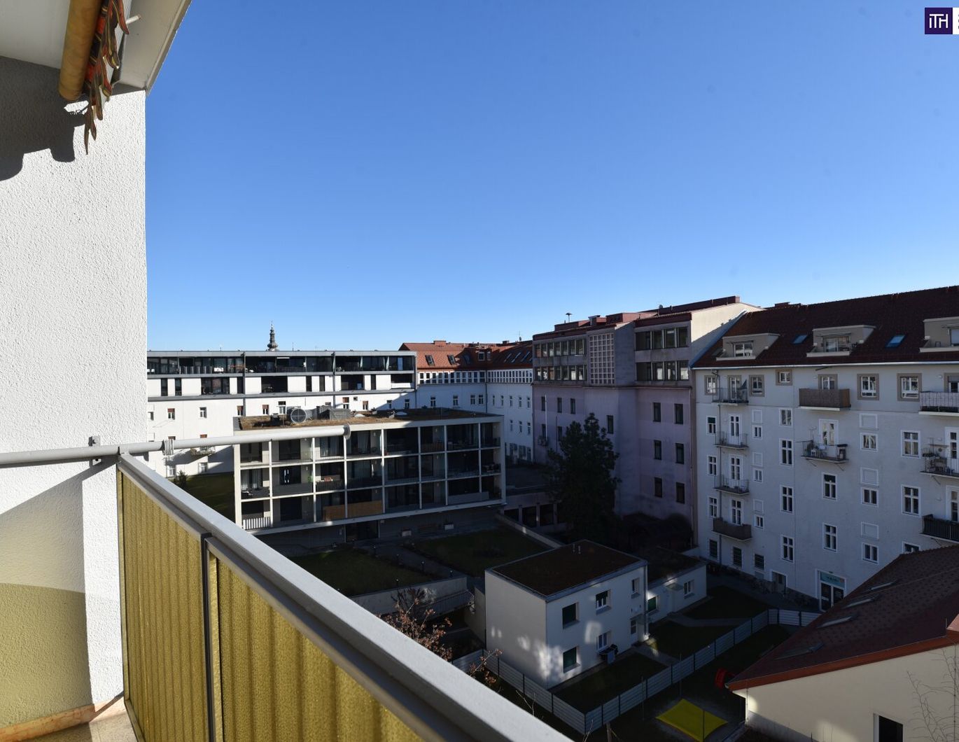 Lichtdurchflutete 3-Zimmer-Wohnung mit großem Balkon und herrlichem Fernblick! Gleich Besichtigungstermin vereinbaren!
